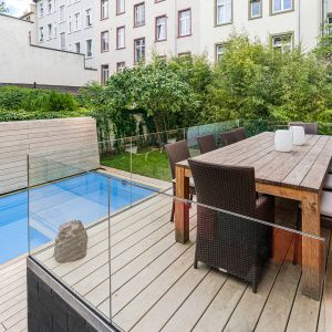 Pool mit Terrasse